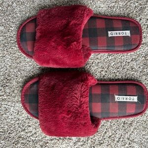 Size 13 women's slippers